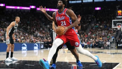 恩比德确诊为阑尾炎 将于今天在休斯敦接受手术