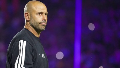 体坛联播｜巴萨欧冠两回合不敌马竞出局，巴黎双杀利物浦晋级